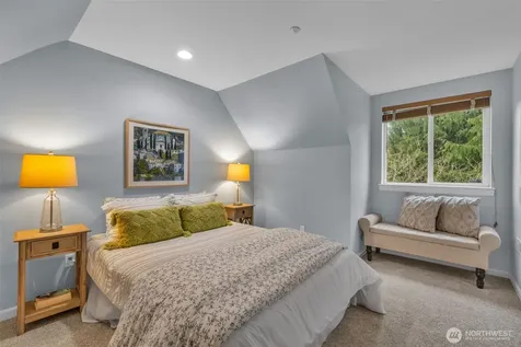 6441 SE Cougar Mountain Way Bellevue WA 98006