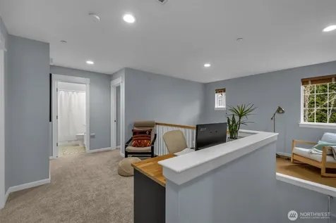 6441 SE Cougar Mountain Way Bellevue WA 98006