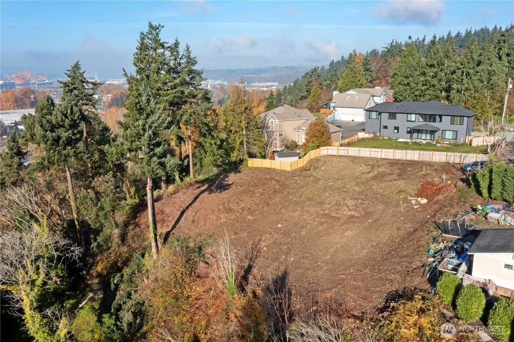 916 64th Avenue E Fife WA 98404
