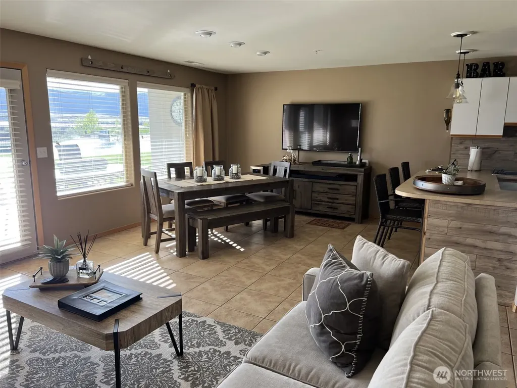 8997 Crescent Bar Road NW Quincy WA 98848