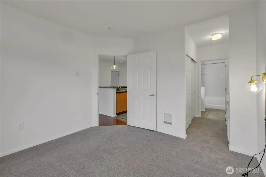18 Dravus Street Seattle WA 98109