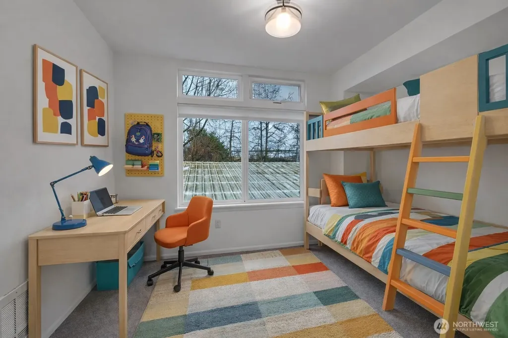 18 Dravus Street Seattle WA 98109