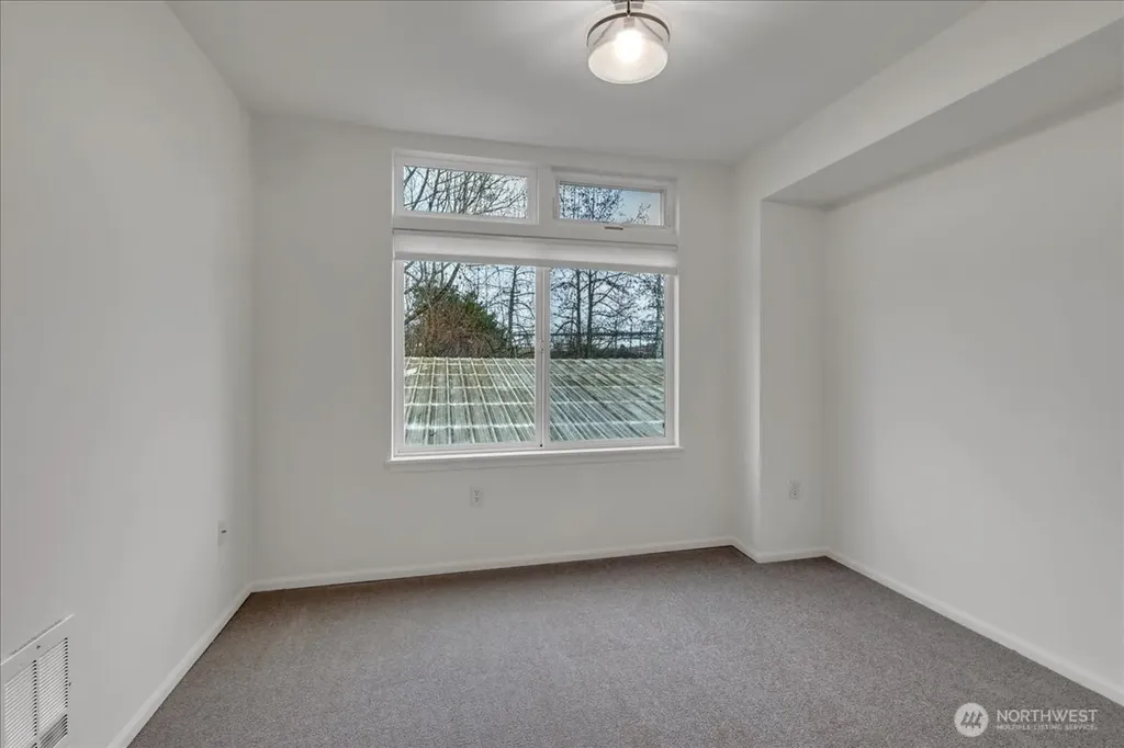 18 Dravus Street Seattle WA 98109