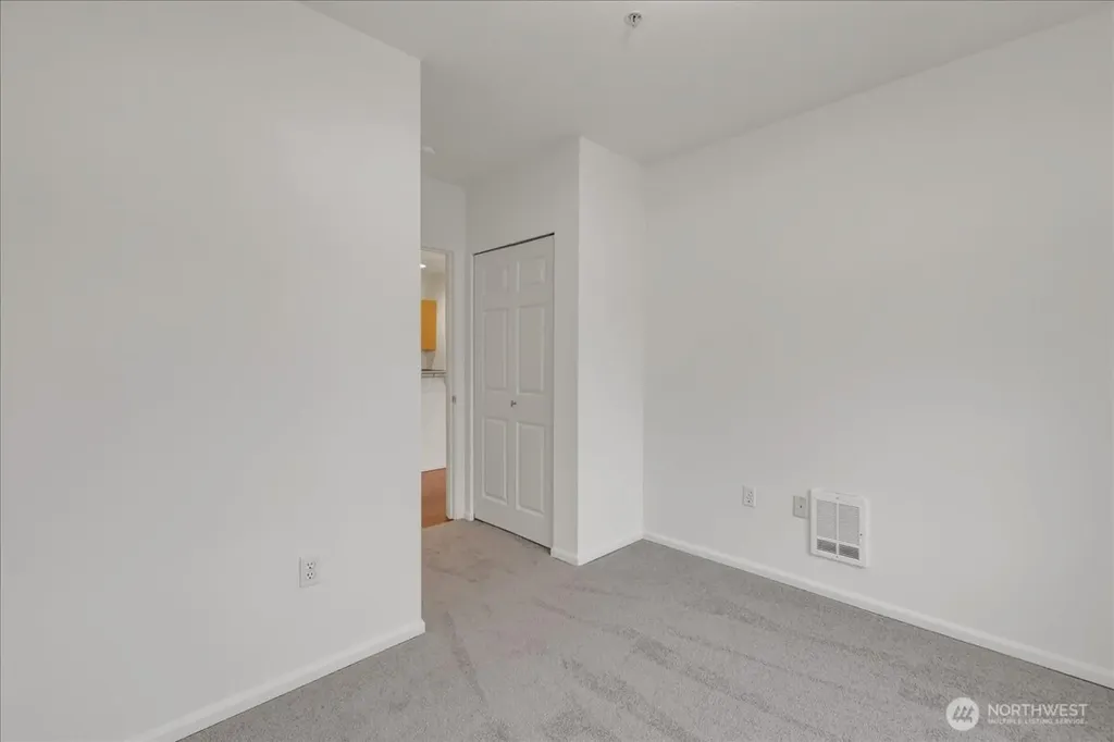 18 Dravus Street Seattle WA 98109