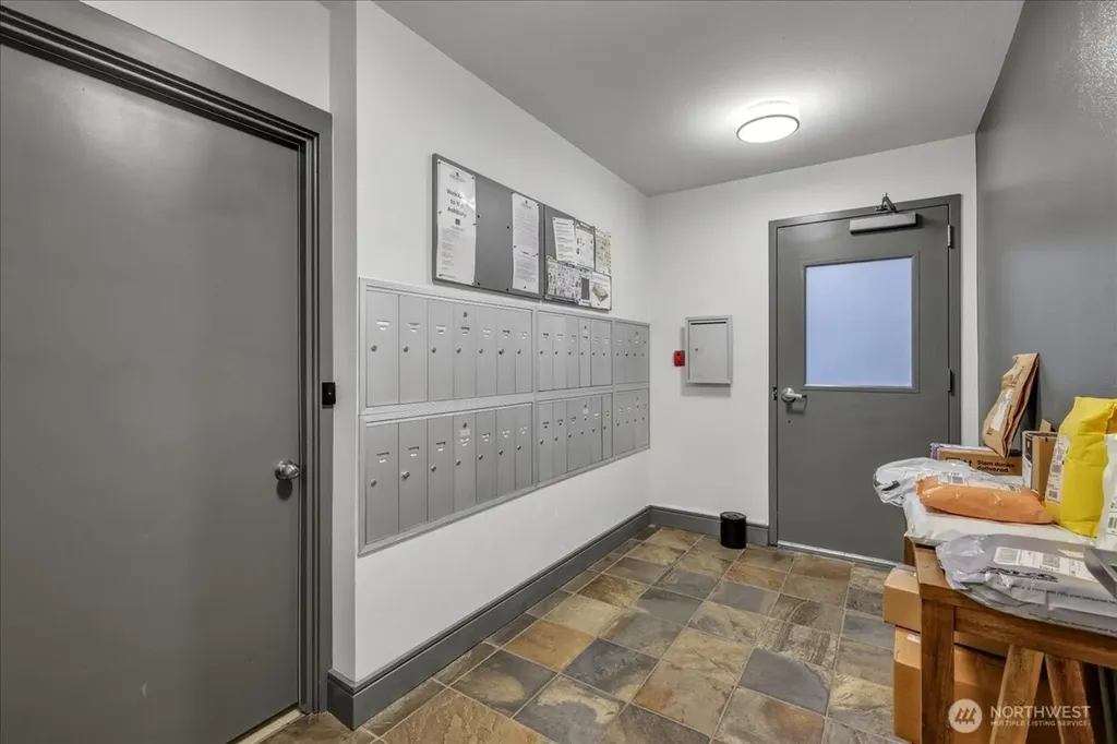 18 Dravus Street Seattle WA 98109