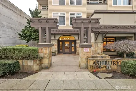 18 Dravus Street Seattle WA 98109