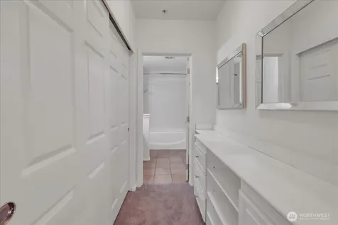 18 Dravus Street Seattle WA 98109