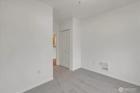 18 Dravus Street Seattle WA 98109