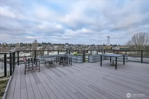 18 Dravus Street Seattle WA 98109