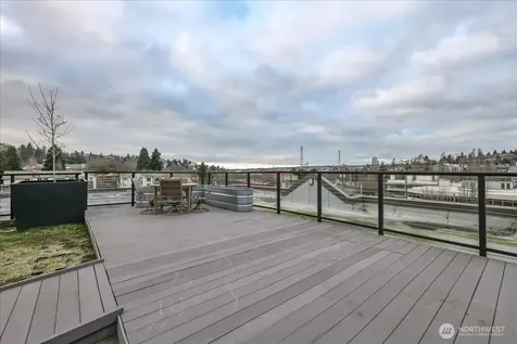 18 Dravus Street Seattle WA 98109