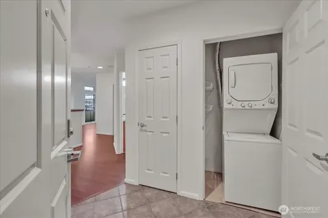 18 Dravus Street Seattle WA 98109