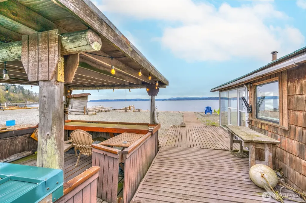 15 Snoqualmie Avenue Hat Island WA 98206