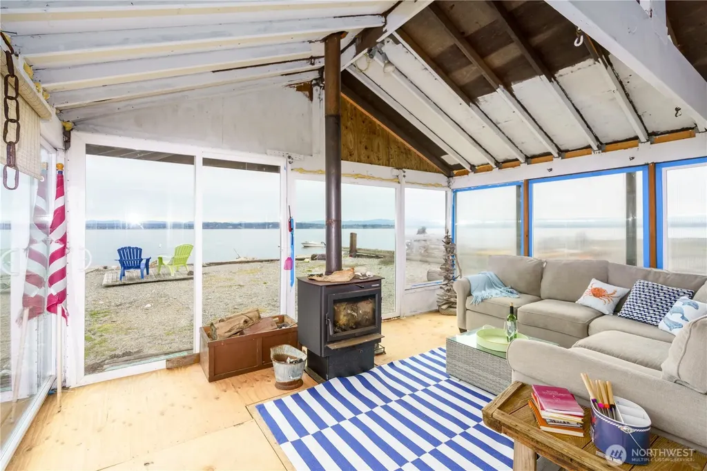 15 Snoqualmie Avenue Hat Island WA 98206