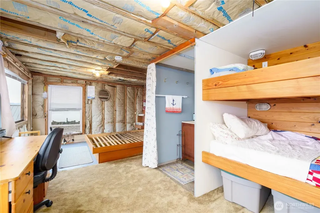 15 Snoqualmie Avenue Hat Island WA 98206