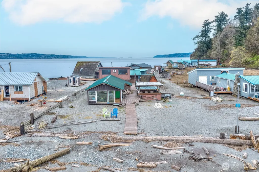 15 Snoqualmie Avenue Hat Island WA 98206
