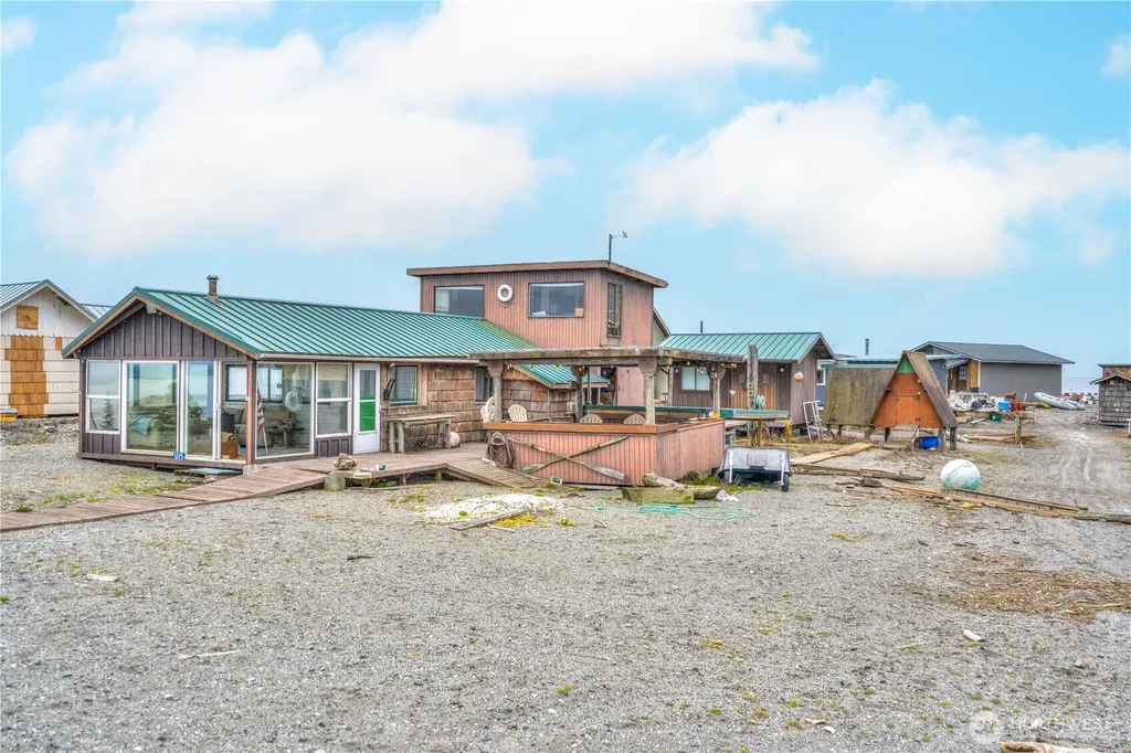 15 Snoqualmie Avenue Hat Island WA 98206