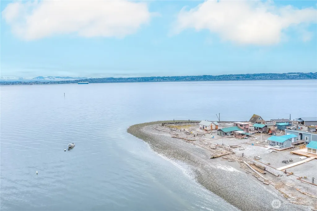15 Snoqualmie Avenue Hat Island WA 98206