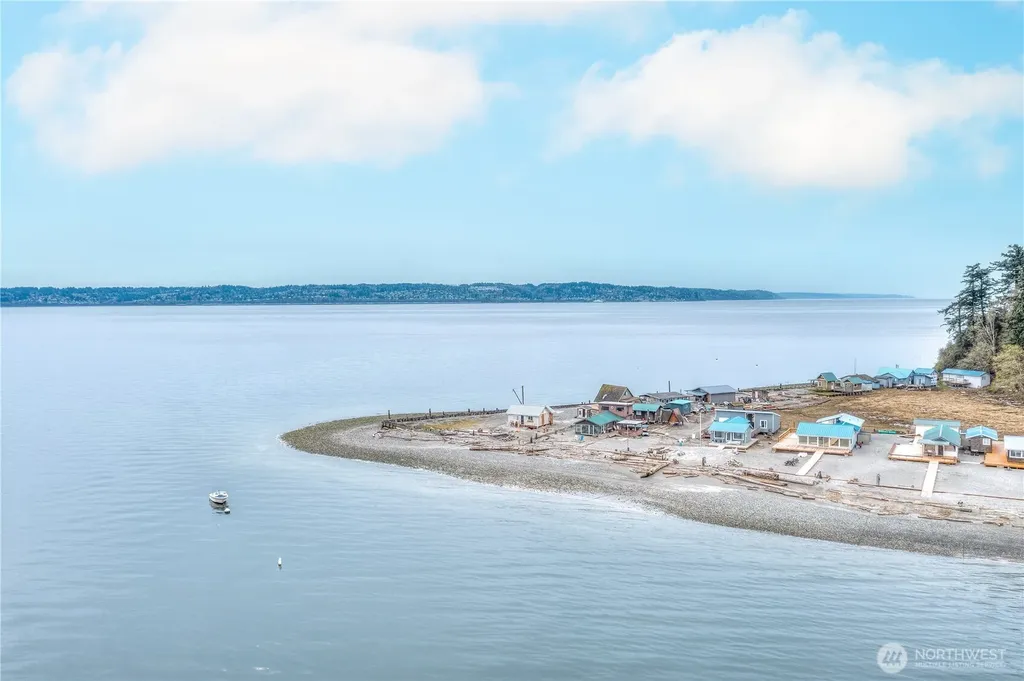 15 Snoqualmie Avenue Hat Island WA 98206