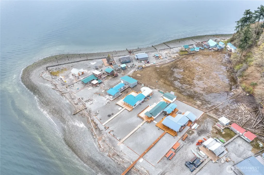 15 Snoqualmie Avenue Hat Island WA 98206