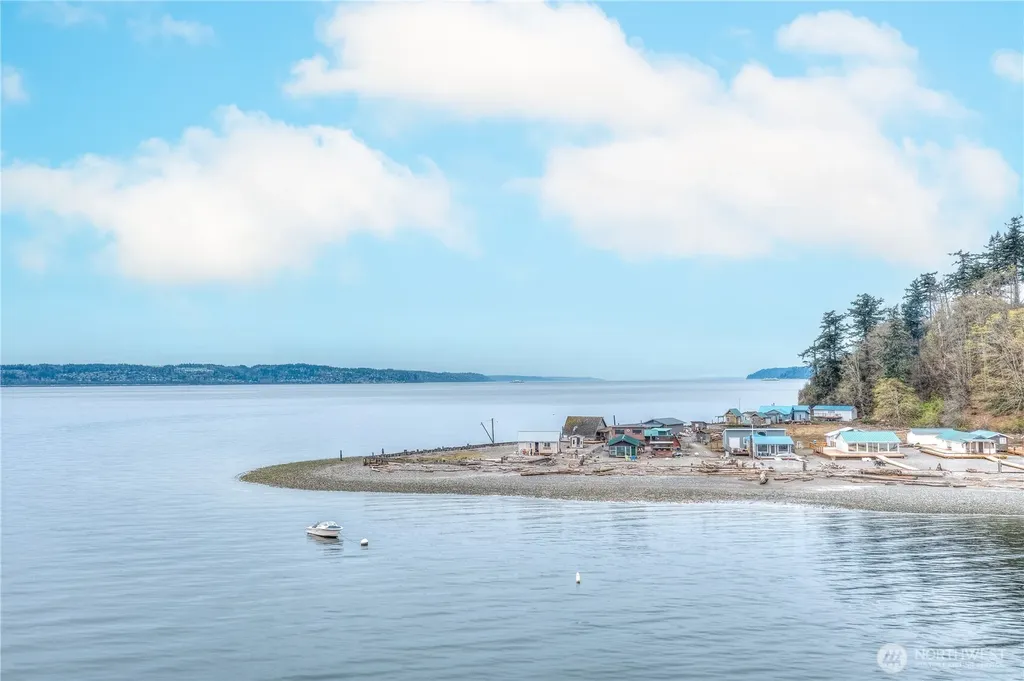 15 Snoqualmie Avenue Hat Island WA 98206