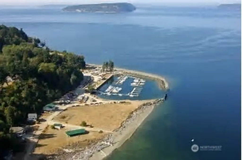 15 Snoqualmie Avenue Hat Island WA 98206