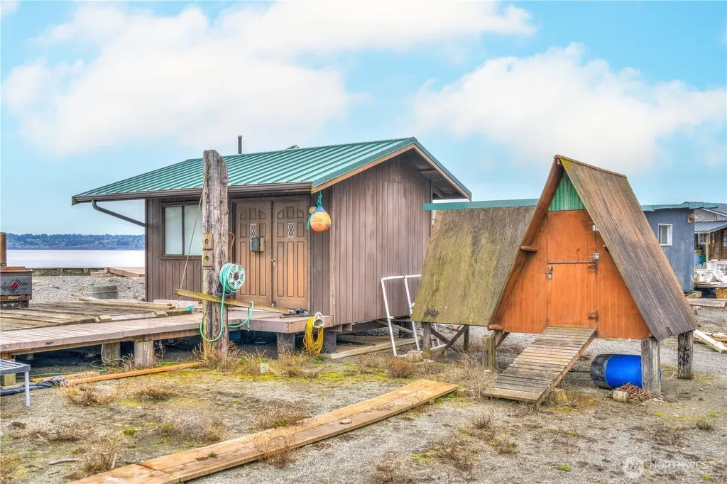 15 Snoqualmie Avenue Hat Island WA 98206
