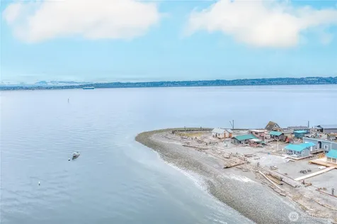 15 Snoqualmie Avenue Hat Island WA 98206