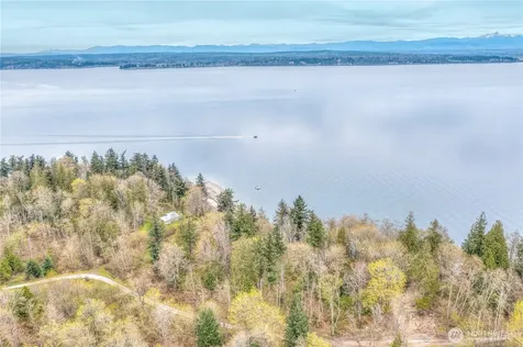 15 Snoqualmie Avenue Hat Island WA 98206