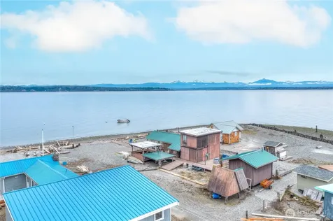 15 Snoqualmie Avenue Hat Island WA 98206