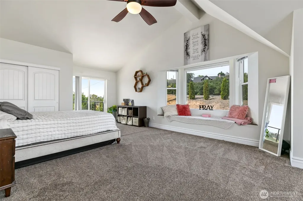 921 Tibbling Road Selah WA 98942
