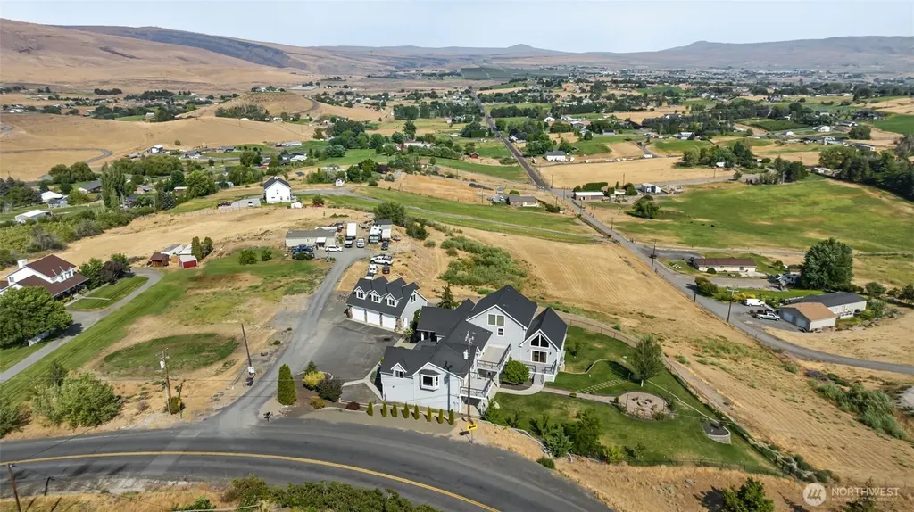 921 Tibbling Road Selah WA 98942