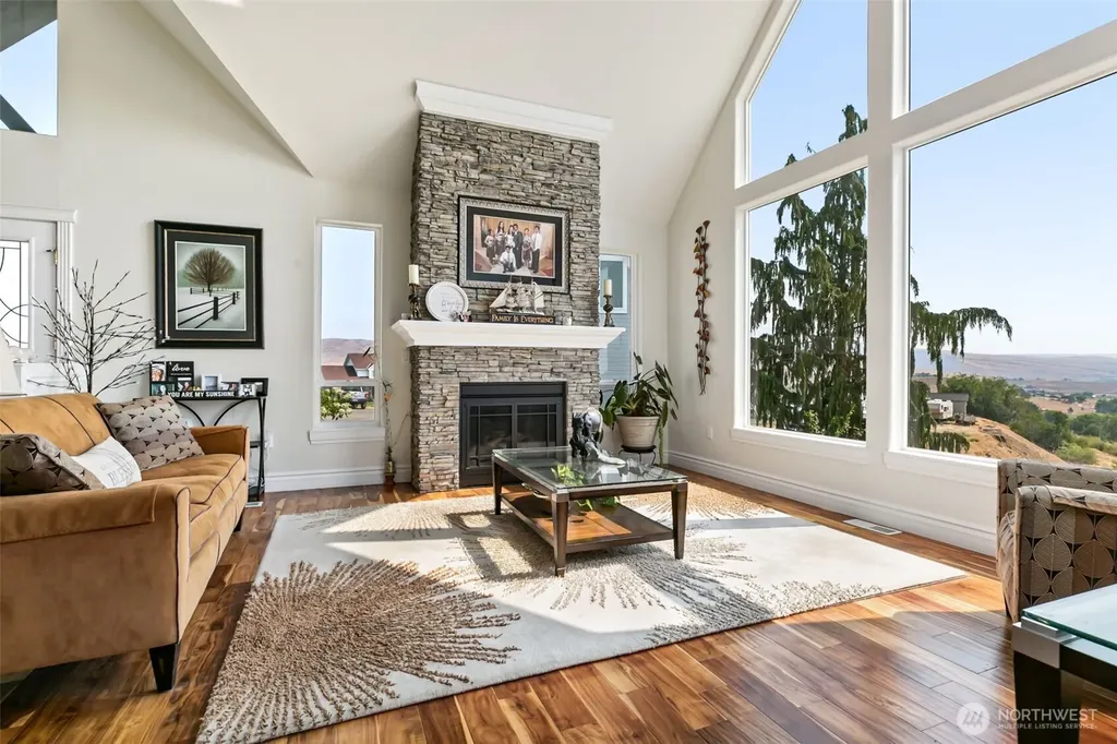 921 Tibbling Road Selah WA 98942