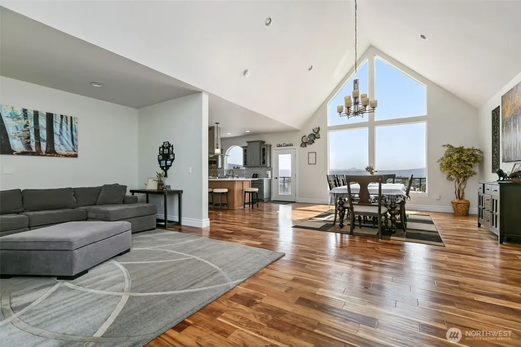 921 Tibbling Road Selah WA 98942