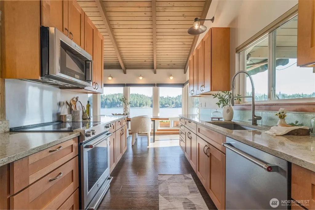 3451 E Pickering Road Shelton WA 98584