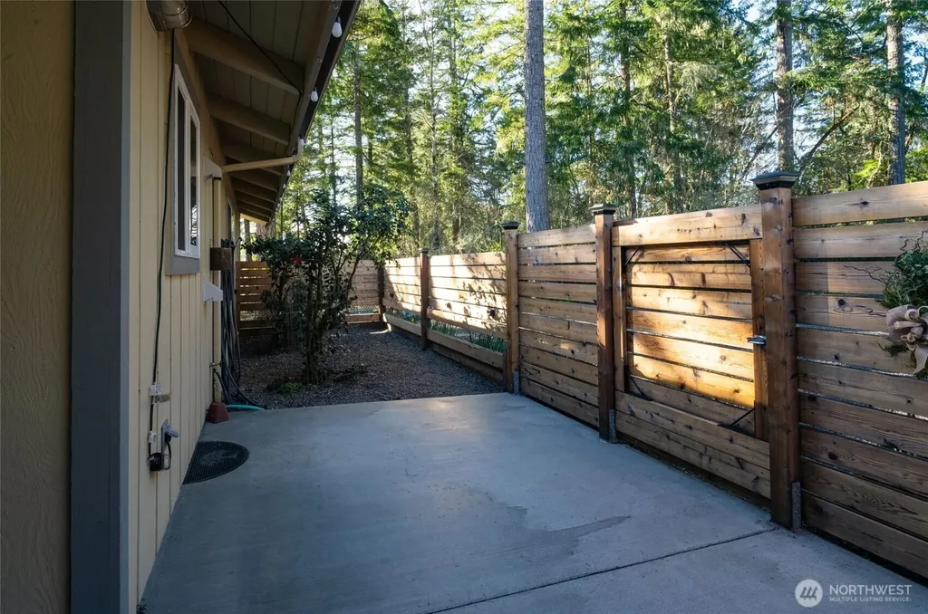 3451 E Pickering Road Shelton WA 98584