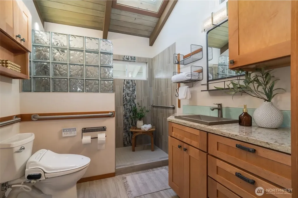 3451 E Pickering Road Shelton WA 98584