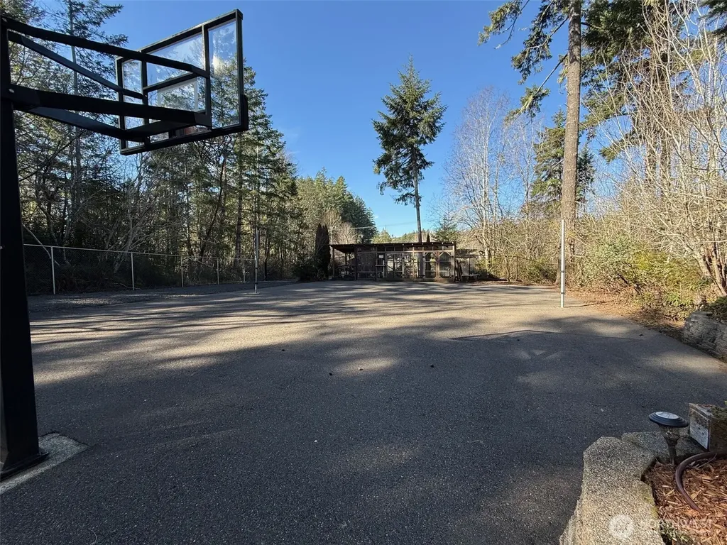 3451 E Pickering Road Shelton WA 98584