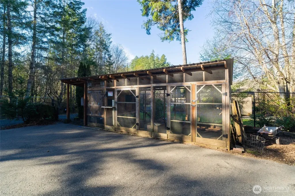 3451 E Pickering Road Shelton WA 98584