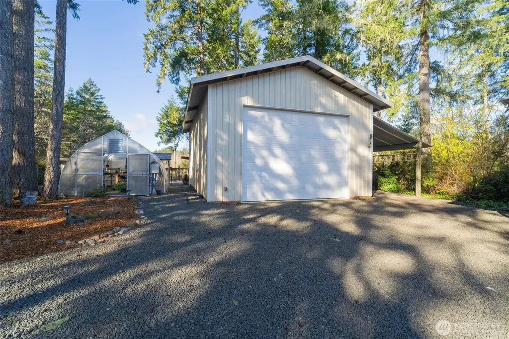 3451 E Pickering Road Shelton WA 98584
