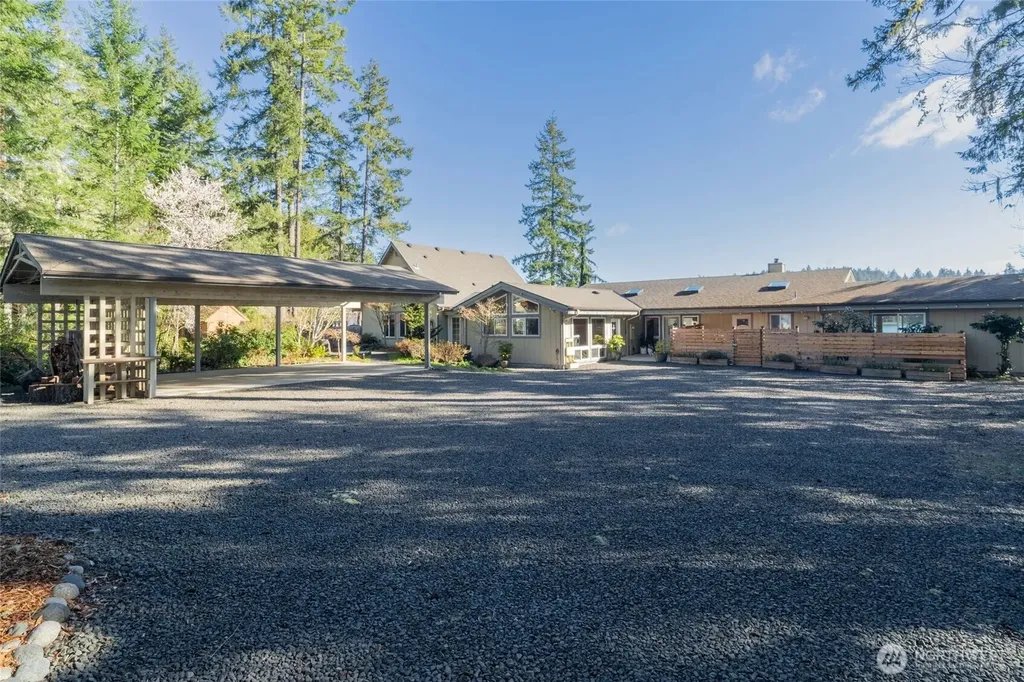 3451 E Pickering Road Shelton WA 98584