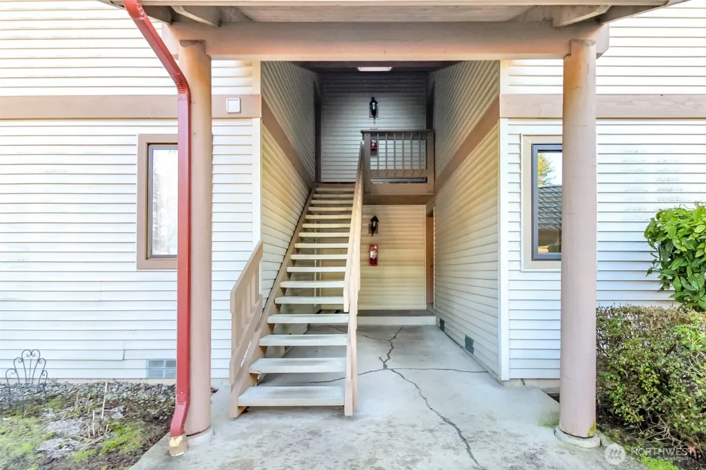 17311 119th Ln SE J#3 Renton WA 98058