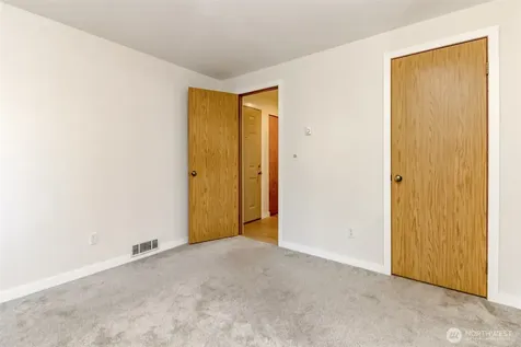 17311 119th Ln SE J#3 Renton WA 98058