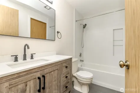 17311 119th Ln SE J#3 Renton WA 98058