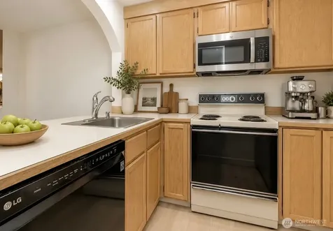 17311 119th Ln SE J#3 Renton WA 98058