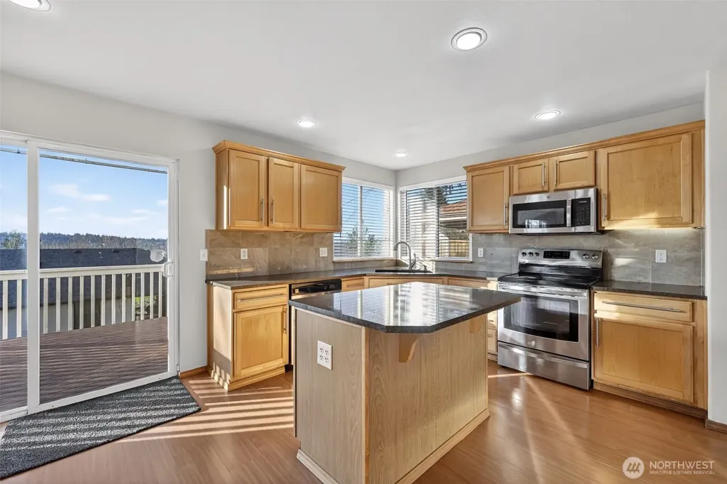 2103 NE 6th Circle Renton WA 98056