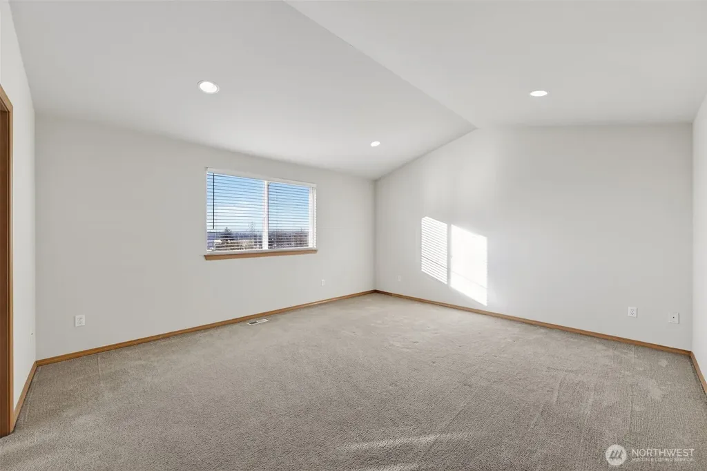 2103 NE 6th Circle Renton WA 98056