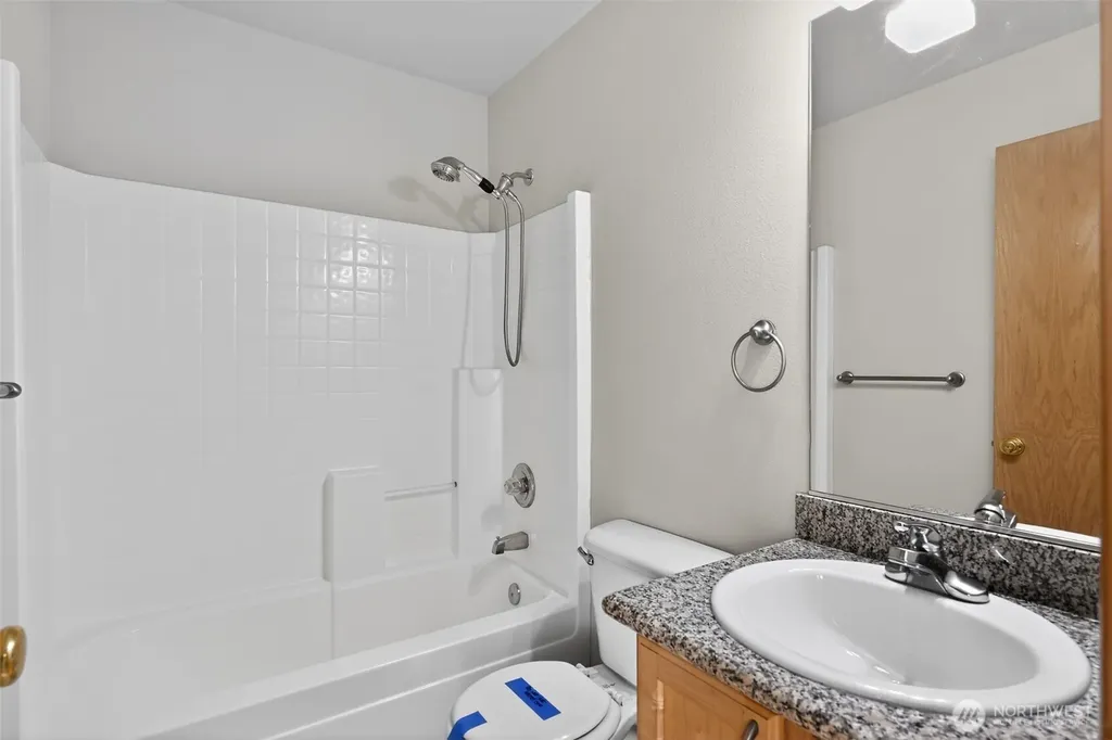 2103 NE 6th Circle Renton WA 98056