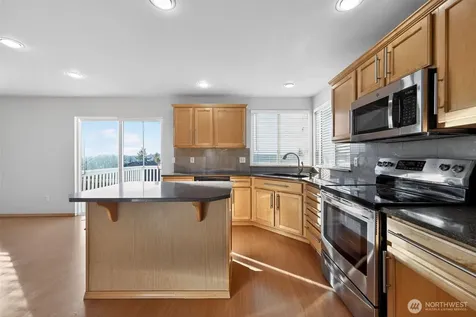 2103 NE 6th Circle Renton WA 98056