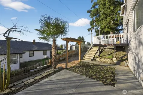 2103 NE 6th Circle Renton WA 98056
