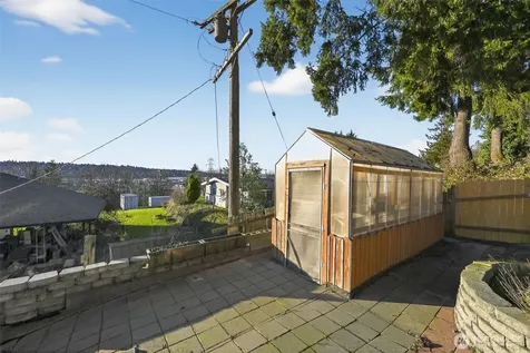 2103 NE 6th Circle Renton WA 98056